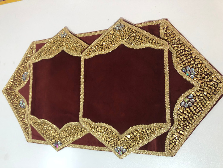 رومیزی جلو مبلی سنگدوزی مخمل زرشکی