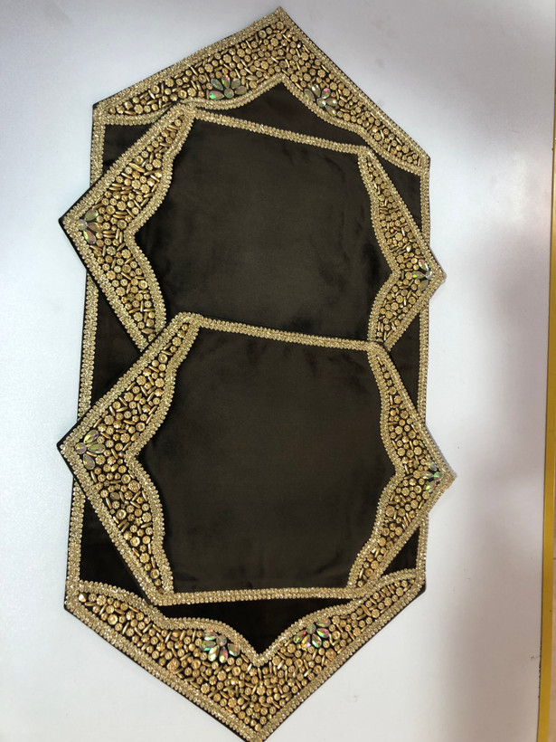 رومیزی جلومبلی مخمل سنگدوزه قهوه ای سوخته